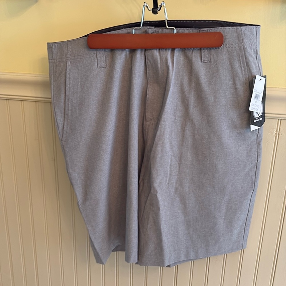 Volcom Men Short Size 36 NWT